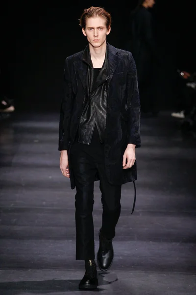 Look 27